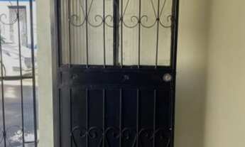 Imagem 4: NÃO Paga LUZ,ÁGUA. Casa PEQUENA de 1 QUARTO. Vem com SPLIT .Perto da Sede do Governo