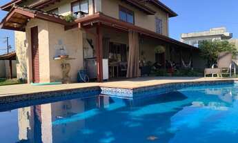 Imagem 7: Sobrado com Piscina e Quintal Amplo