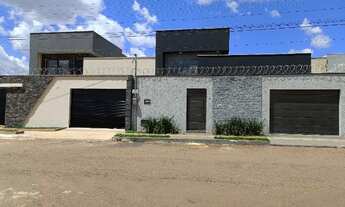 Imagem 2: Casa Alto Padrão em frente a Praça ! (Goiânia