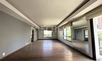 Imagem 2: OPORTUNIDADE PARA REFORMA - Apartamento espaçoso com vista para o bairro