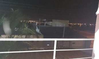 Imagem 4: OPORTUNIDADE ÚNICA! Sobrado com piscina em Cond. Fechado! 235m²! Arniqueira! Confira!