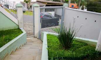 Imagem 2: More Próximo ao Parque Barigui Sobrado Novo com Suíte e Hidromassagem