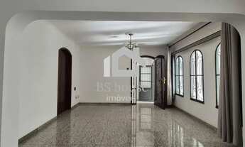 Imagem: Sobrado com 256m², edícula e 2 vagas