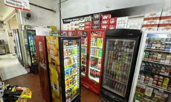 Imagem: Mercado em avenida de grande movimento Ref