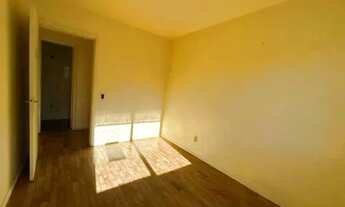 Imagem 2: Apartamento com 2 Dormitorio(s) localizado(a) no bairro Menino Deus em Porto Alegre / Ref