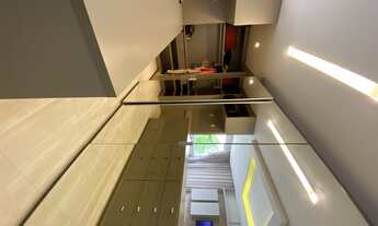 Imagem 7: Casa para venda tem 380 metros quadrados com Suítes ao lado da Praia em Calhau - São Luís