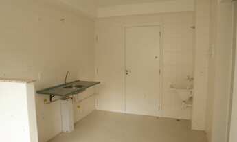 Imagem 4: *MORE EM FRENTE A ESTAÇÃO PIQUERI DA CPTM AO LADO DO SHOPPING TIÊTE PLAZA*