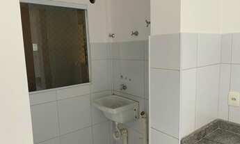 Imagem 3: Apartamento com três quartos com varanda