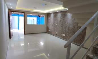 Imagem 2: Ótimo duplex três quartos sendo um suíte, frente para o nascente. Jardim Vitória Macaé RJ!