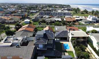 Imagem 3: Casa para venda tem 300 metros quadrados com 4 quartos em Arco Iris - Capão da Canoa - RS