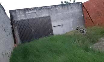 Imagem 2: Terreno murado..