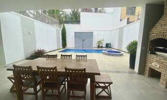 Imagem 5: Casa para venda tem 400 metros quadrados com 4 quartos