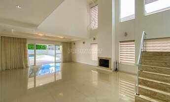 Imagem 4: Casa de condomínio para aluguel possui 418 metros quadrados com 4 quartos