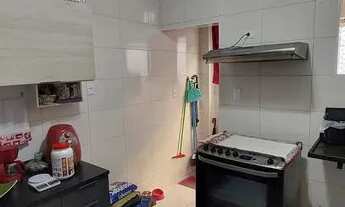 Imagem 4: Encruzilhada - Prédio 3 andares - 3º andar - 2 dormitórios, suíte - garagem demarcada