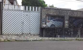 Imagem 2: Terreno com 3 casas