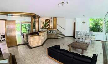 Imagem 3: Casa de condomínio para aluguel e venda possui 422 metros quadrados com 4 quartos