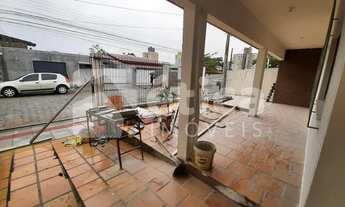 Imagem 2: Ampla Casa para Locação Bairro Cordeiros (parte alta) com 3 dormitórios