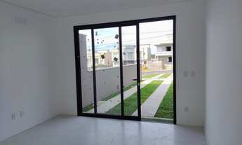 Imagem 4: Excelente sobrado à venda na Praia dos Ingleses, em Florianópolis.<br><br>Loca