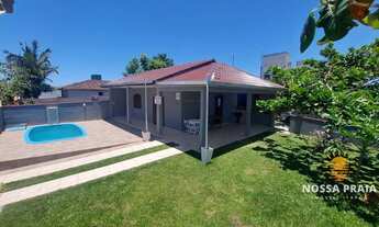 Imagem: 02 Casas em alvenaria com piscina e área