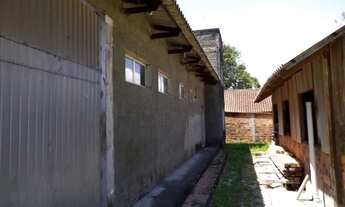 Imagem 3: Terreno Urbano 1440m2 com Casa e Galpao em Alvenaria e um Galpao Misto em Itapoa - SC