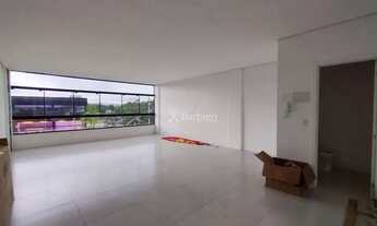 Imagem 2: Sala comercial com 55 m² e estacionamento rotativos para clientes no bairro do Salto em Bl