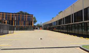 Imagem 3: Loja Comercial de Alto Padrão no Vista Lago com Vista para o Lago Igapó