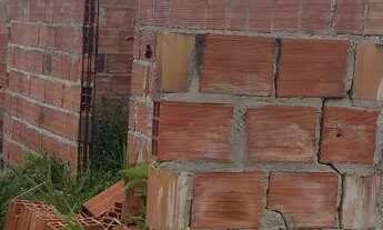 Imagem 3: Casa ainda em construção