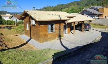 Imagem: Casa com terreno espaçoso em Águas Mornas