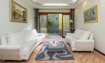 Imagem: Casa com 250m² e 4 vagas à venda na Vila