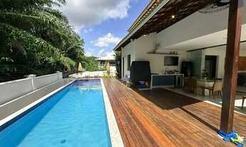 Imagem 3: Casa a venda em Alphaville Litoral 1 com 4 suites reformada e piscina