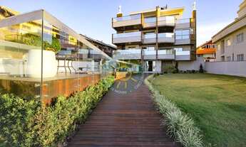 Imagem 7: Cobertura Duplex finamente mobiliada com Jacuzzi em Residencial Frente Mar em Bombinhas