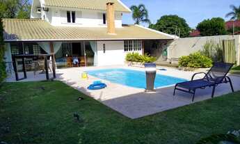 Imagem 1: Sobrado para venda tem 183 metros quadrados com 4 quartos em Daniela - Florianópolis - SC