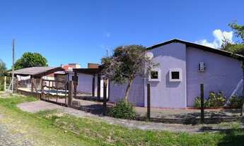 Imagem 2: Casa com piscina de esquina