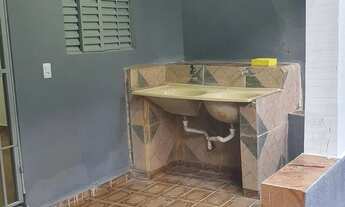 Imagem 2: ALUGA-SE BARRACO FUNDO COM LAGE E TODO NA CERAMICA