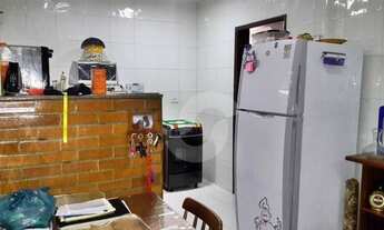 Imagem 7: Casa separada em 3 imóveis (1º com 3 quartos, 2º com 1 quarto, 3º com 3 quitinetes) no Fon