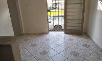 Imagem 4: Casa de um quarto de frente para rua