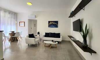 Imagem 5: Apartamento para venda na praia de Pitangueiras, 03 dormitórios, com sacada, na quadra da