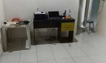 Imagem 4: ALUGO KITNET Quarto com aluguel por R$350 /mês