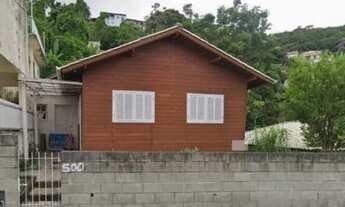 Imagem: INVESTIMENTO - CASA NO CENTRO DE FLORIANÓPOLIS