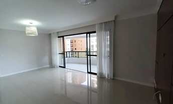 Imagem 3: Apartamento em Alphaville I com 3 quartos, nascente, com varanda gourmet e dependência na