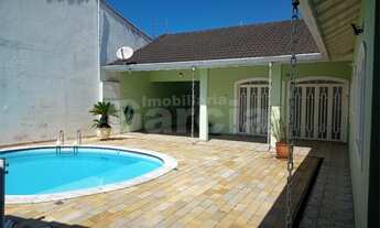 Imagem: Casa em Peruíbe com piscina