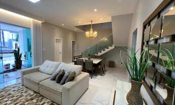 Imagem 3: VENDO LINDA CASA NO JARDIM ESPANHA 5/4 com suíte 4 vagas aceita financiamento!