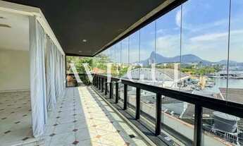 Imagem 2: Apartamento Exclusivo na Urca - 256m², Vista 360º, 2 Suítes e Sofisticação Absoluta