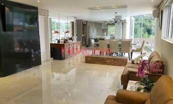 Imagem 2: Imperdível casa à venda em Curitiba-PR, bairro Pilarzinho: 4 quartos, 4 suítes, 3 salas, 7