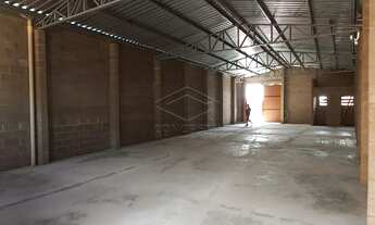 Imagem 2: BARRACÃO PARA LOCAÇÃO NA AV. JORGE SCHNEYDER FILHO COM 298M², 2 BANHEIROS E TELHA SANDUÍCH