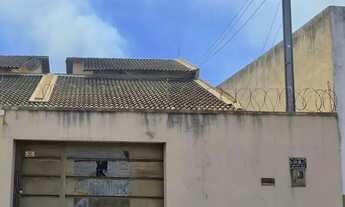 Imagem 2: Casa à Venda Parque Santa Rita, Goiânia-GO 3 Quartos 1 Suíte Sala e Cozinha Americana