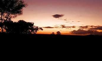 Imagem: Terreno perto do asfalto