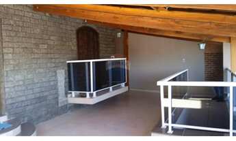 Imagem 2: Casa dos Sonhos: Elegância e Conforto no Brasil