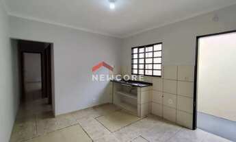 Imagem 3: Casa em Rua Luzia de Masseno Pontes - Jardim Planalto - Botucatu/SP