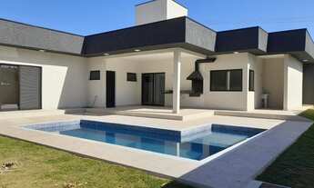 Imagem: CASA TÉRREA COM PISCINA EM CONDOMÍNIO